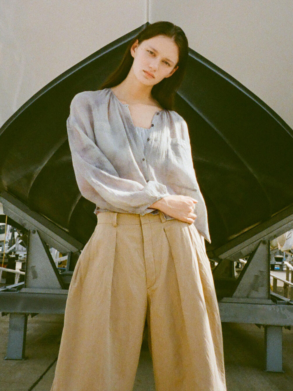enrica | リネンボイル 炭染めブラウス WOMEN
